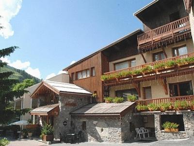 小屋之家高山牧場酒店和Spa 瓦尔 外观 照片
